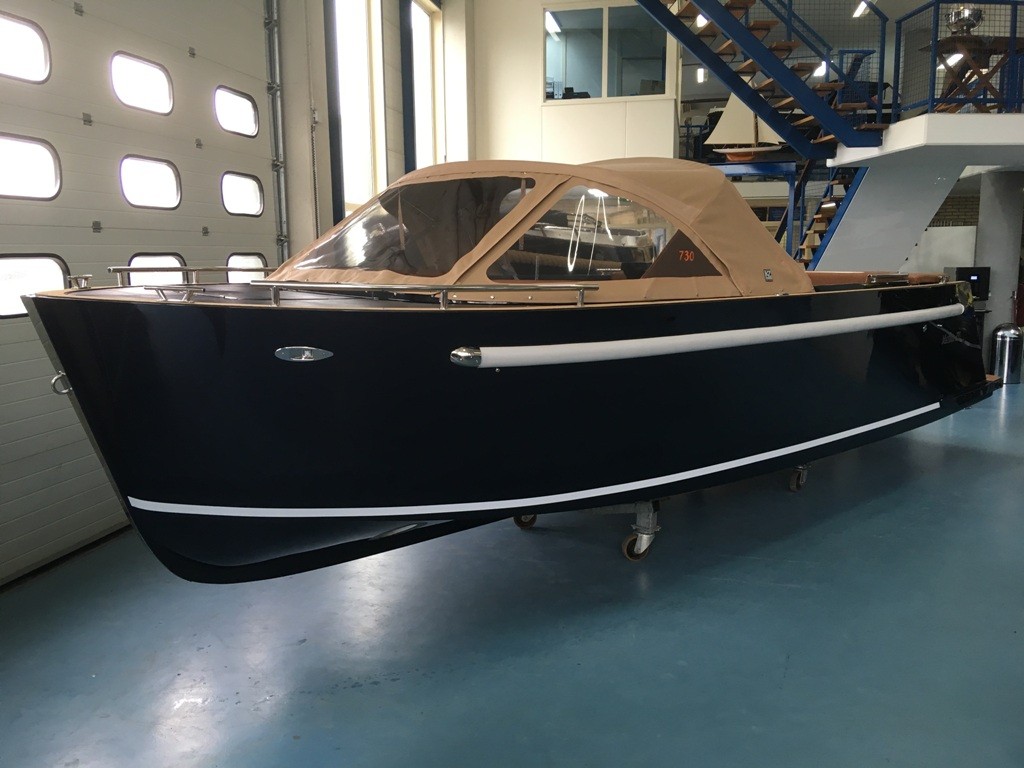 Maxima 730