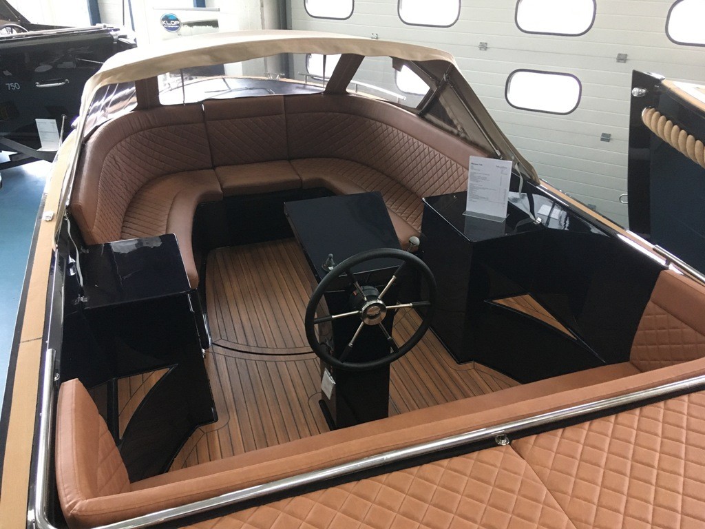 Maxima 730