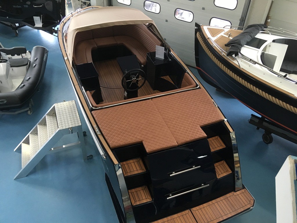 Maxima 730