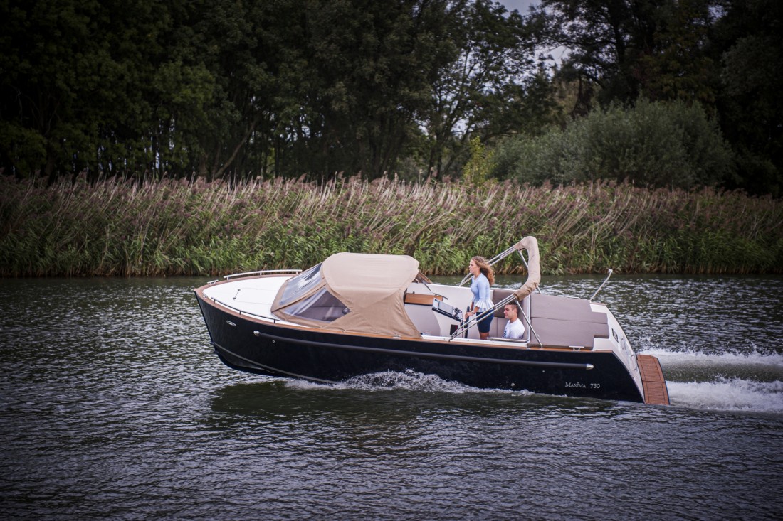 Maxima 730