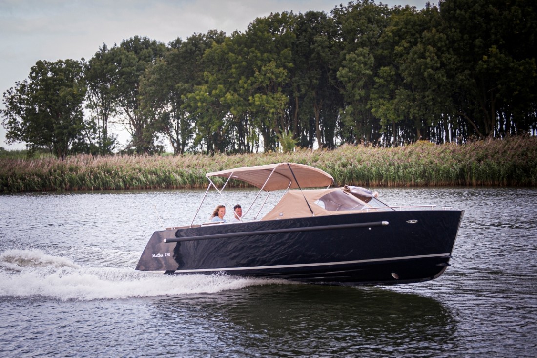 Maxima 730