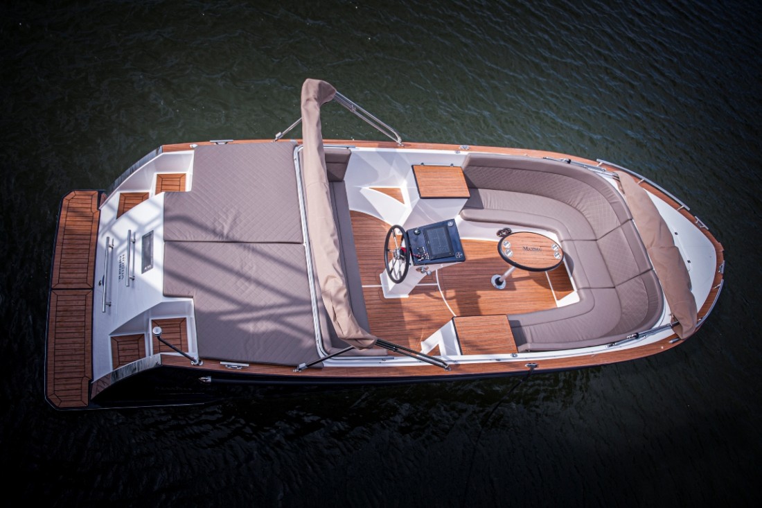 Maxima 730