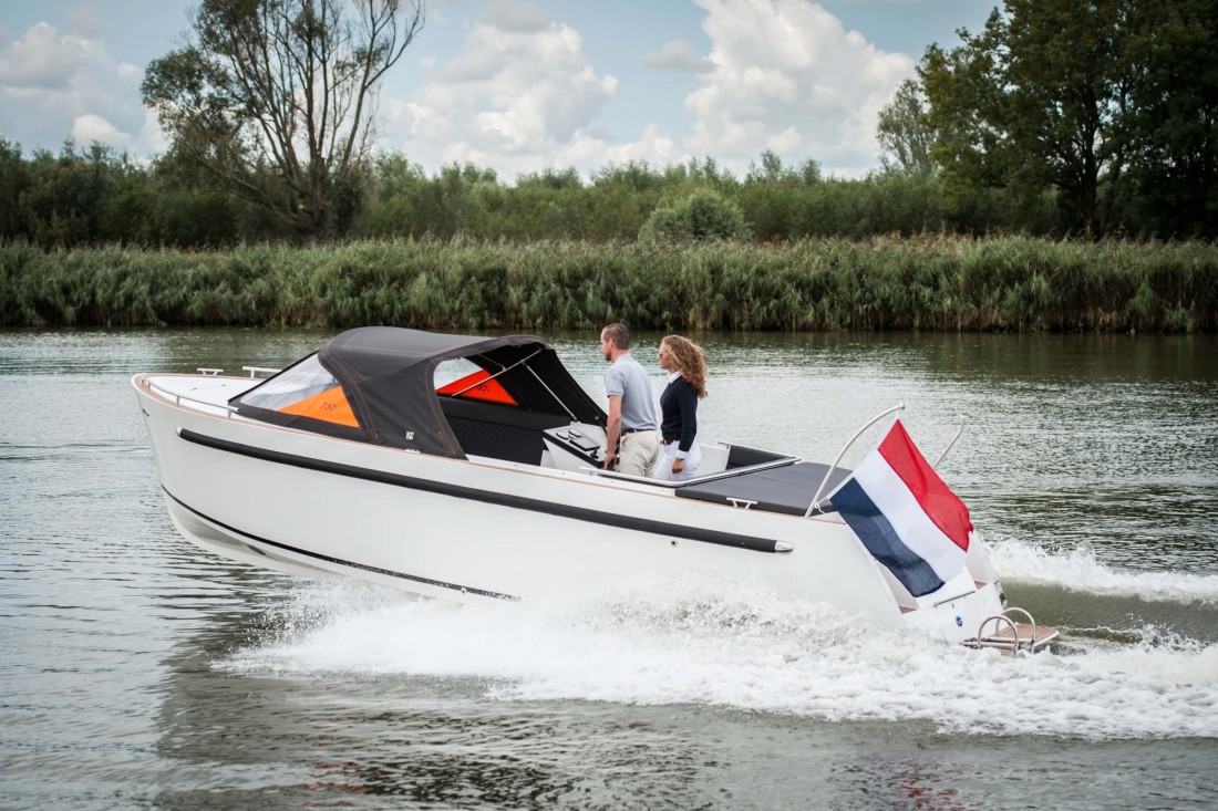 Maxima 730
