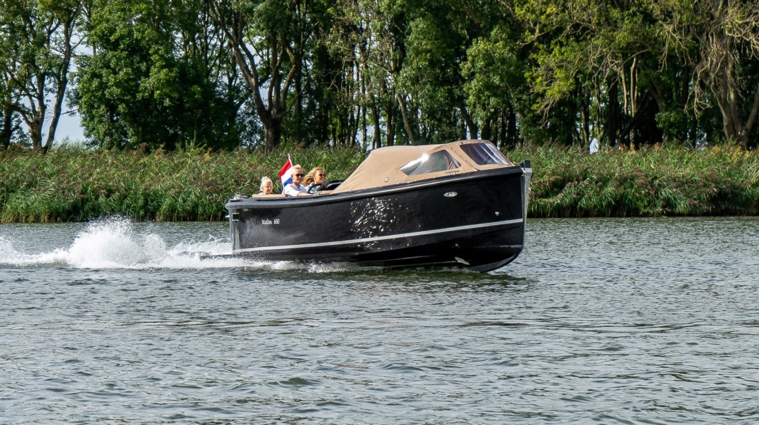 Maxima 650 Flying Lounge