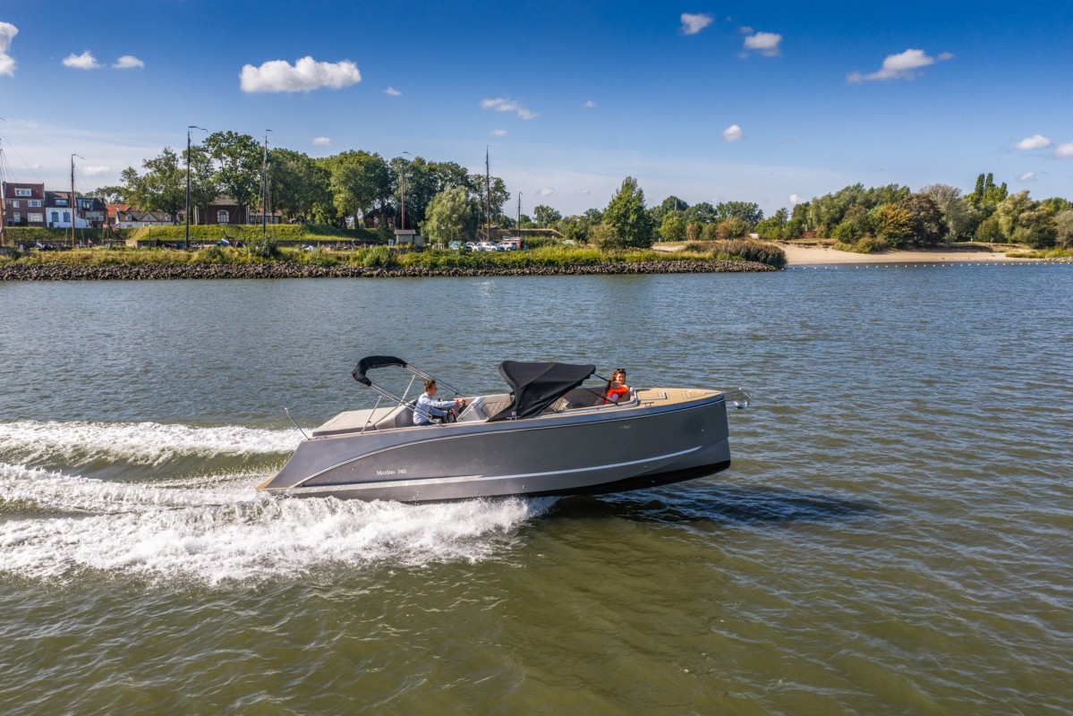 Maxima 740