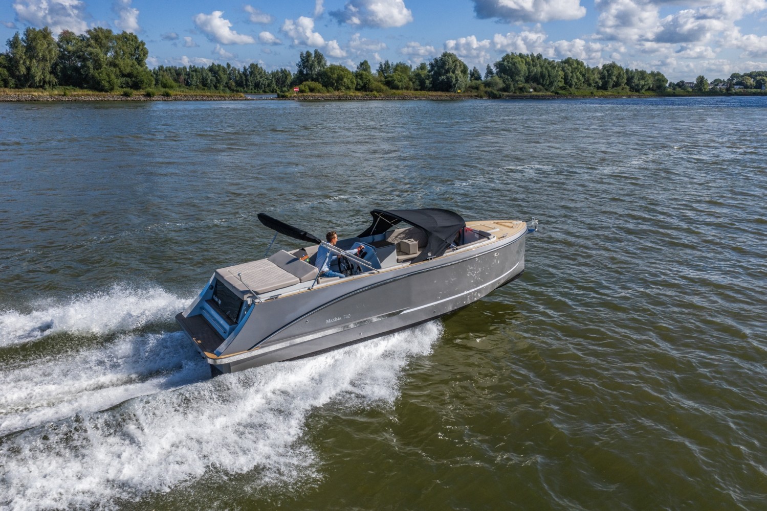 Maxima 740