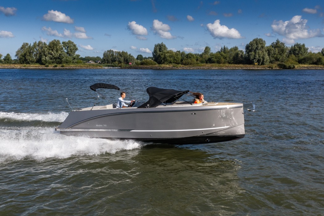 Maxima 740