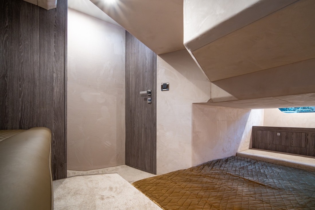 Maxima 37 cabin