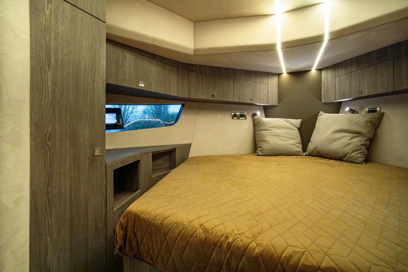 Maxima 37 cabin