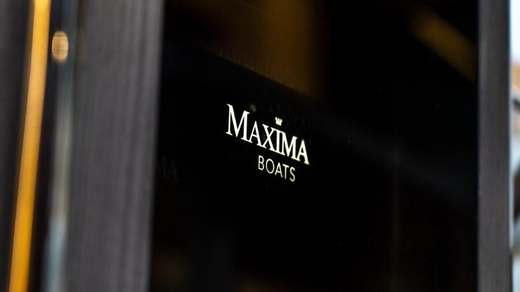 Maxima 37 cabin