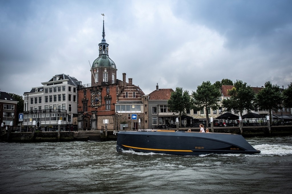 Maxima 35