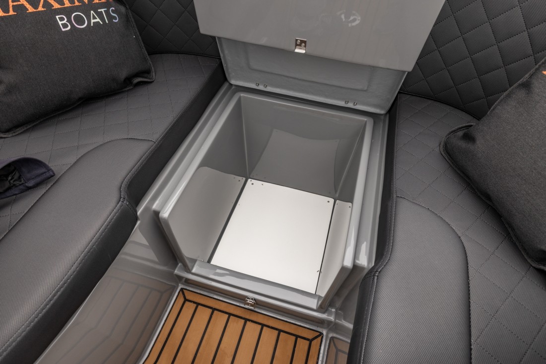 Maxima 680 sport lounge