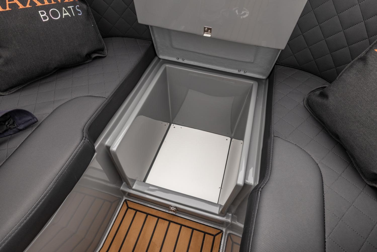 Maxima 680 sport lounge