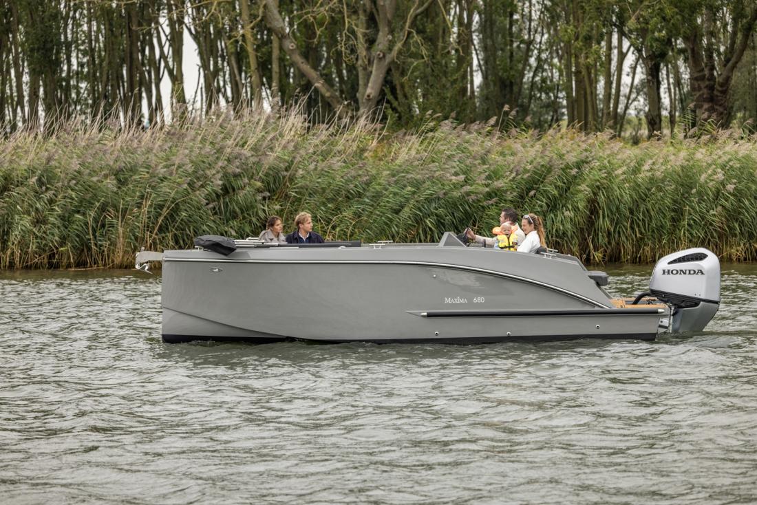 Maxima 680 sport lounge