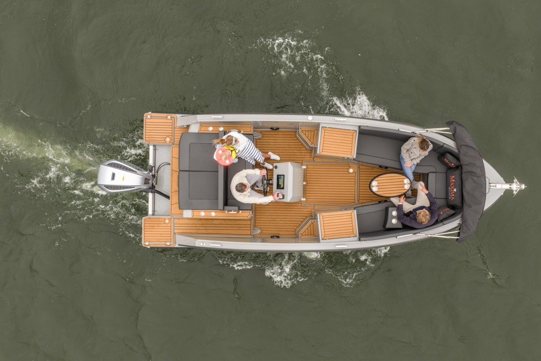 Maxima 680 sport lounge