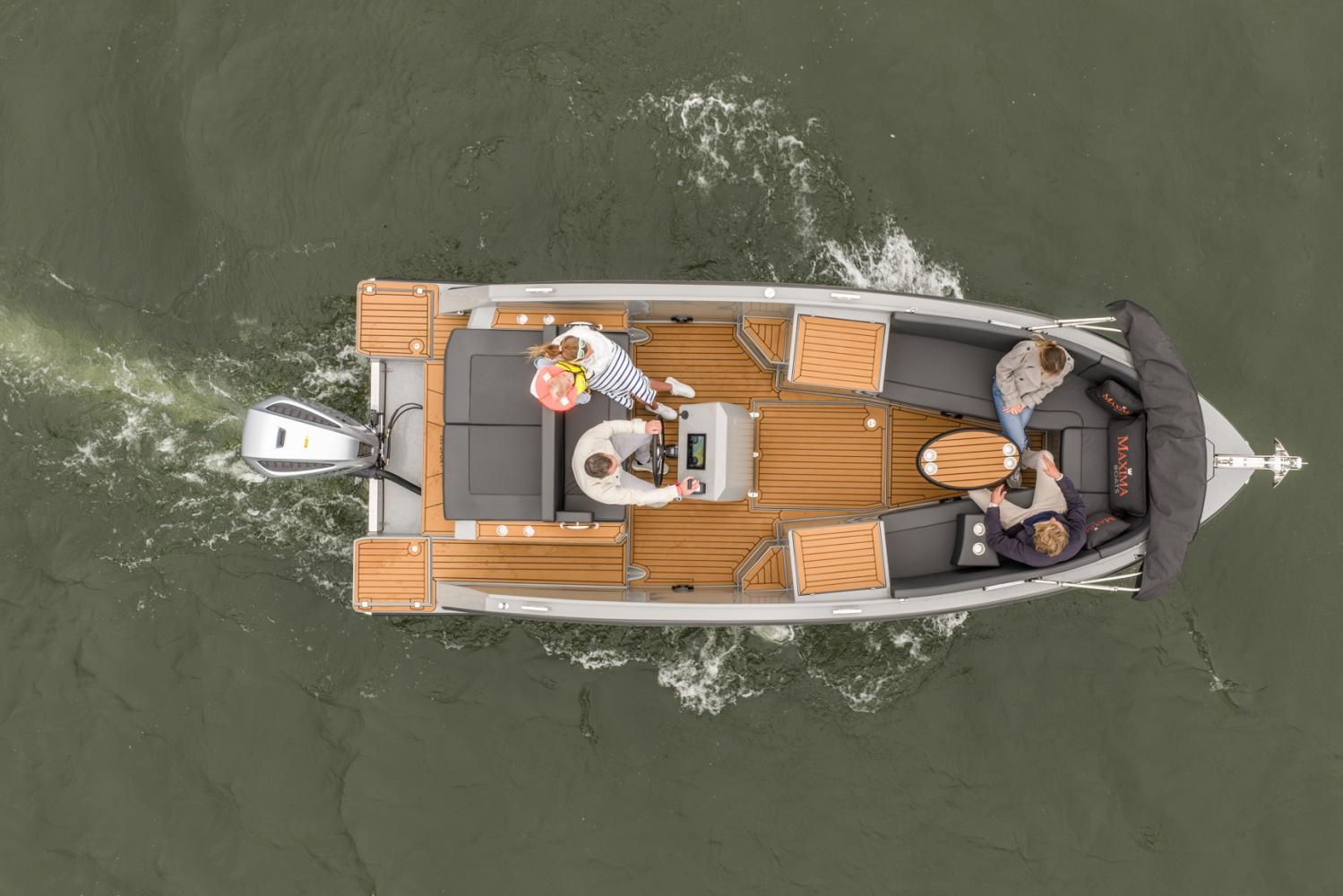 Maxima 680 sport lounge