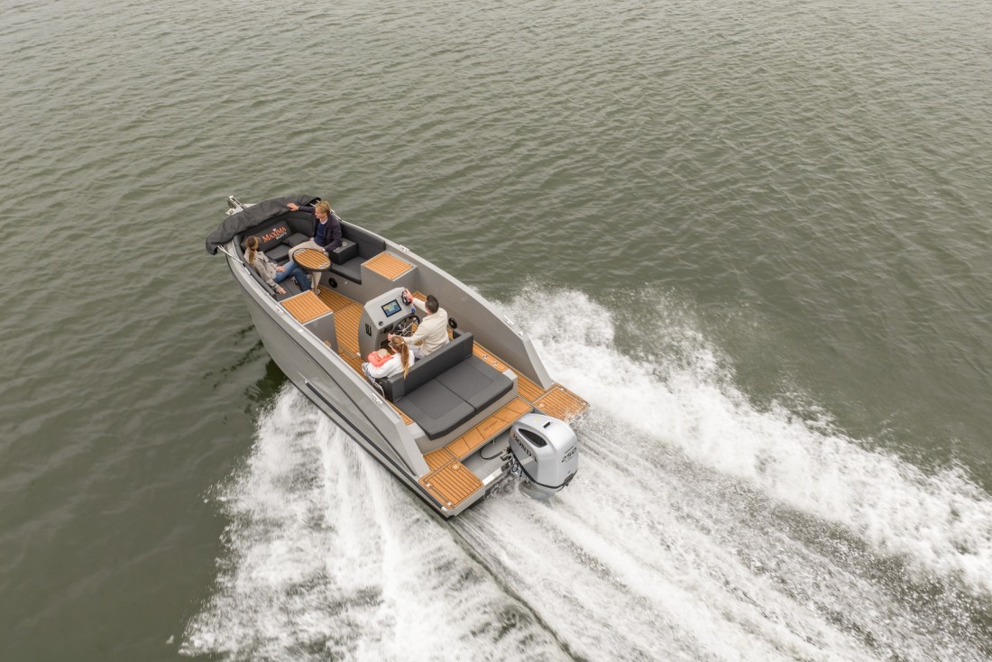 Maxima 680 sport lounge