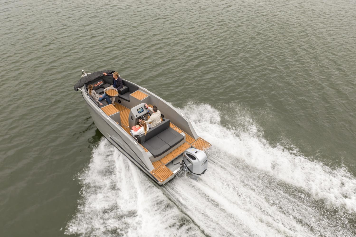 Maxima 680 sport lounge