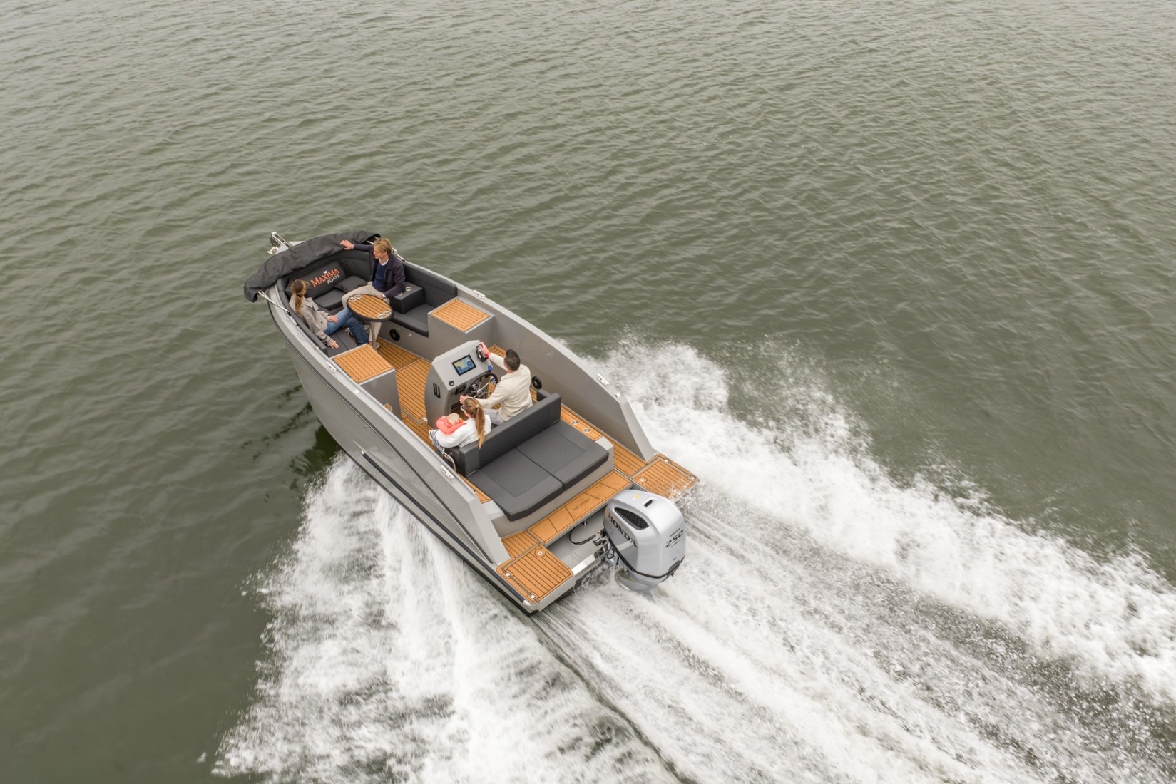 Maxima 680 sport lounge