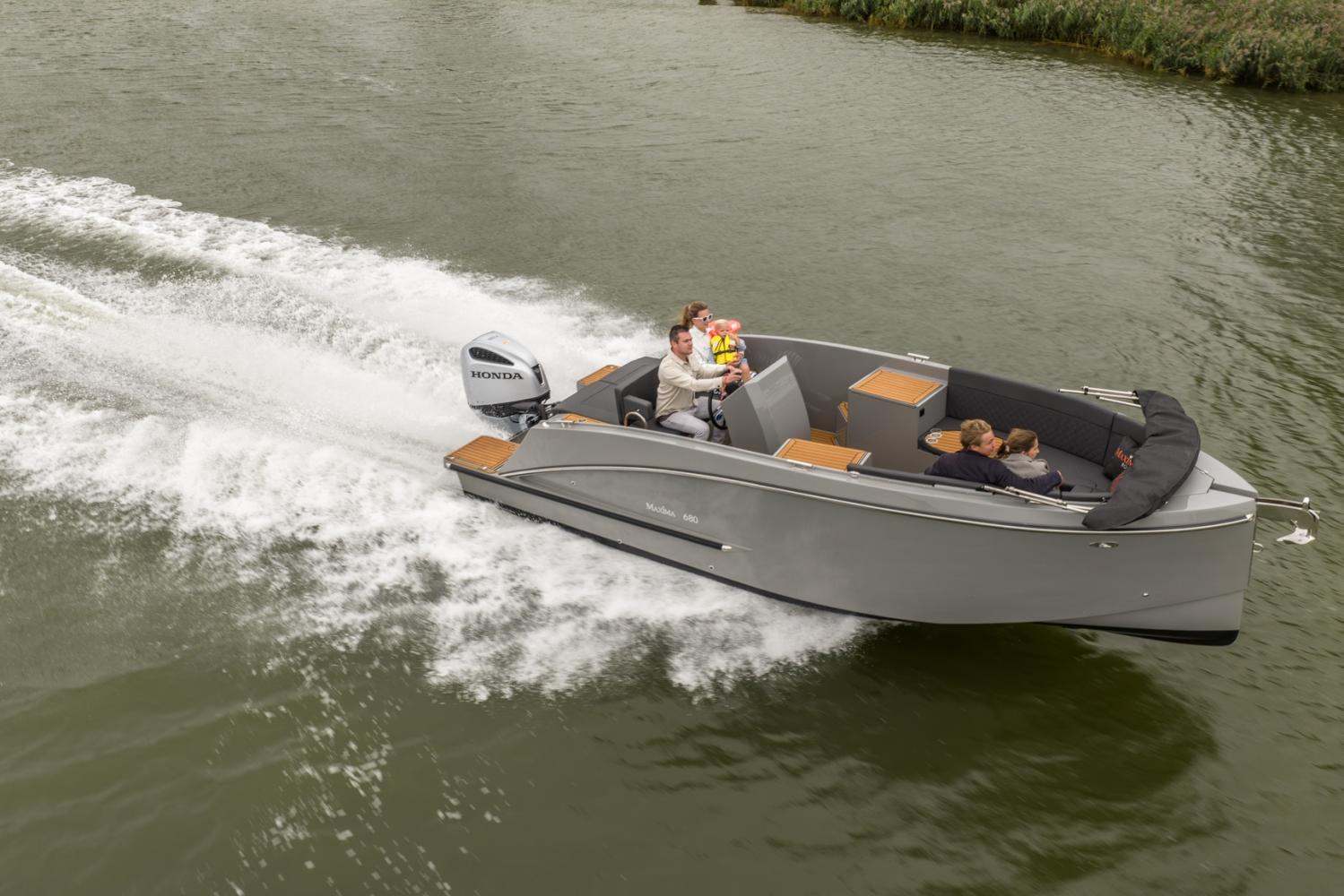 Maxima 680 sport lounge