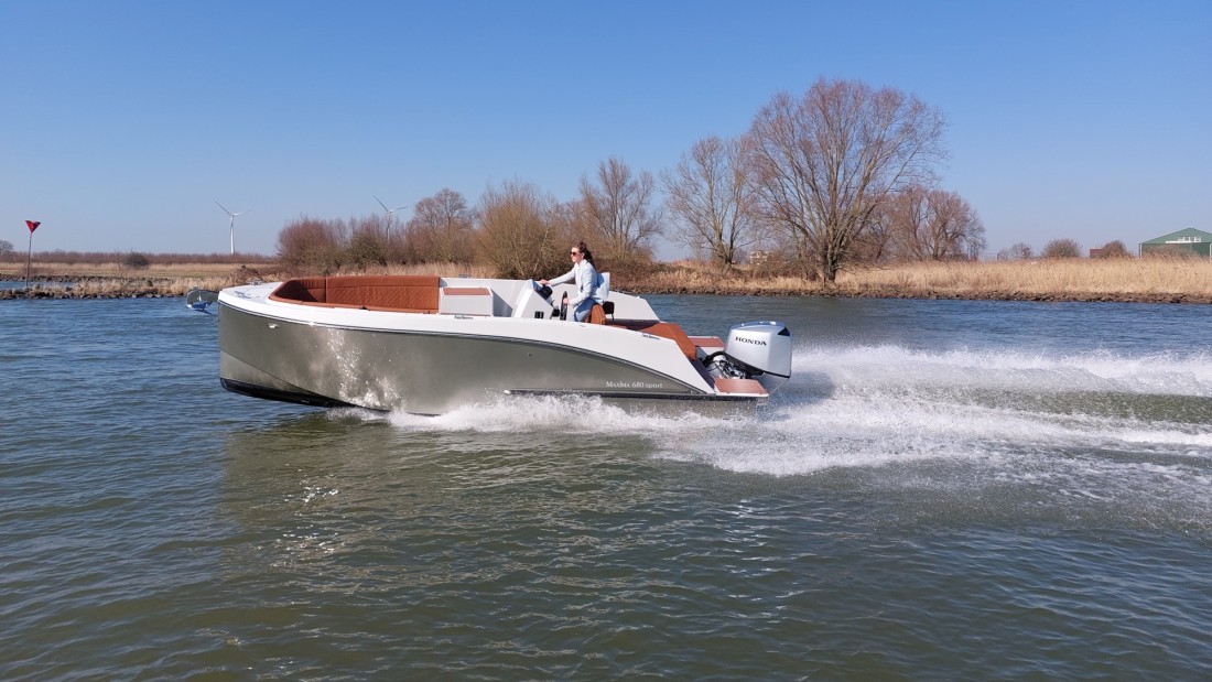 Maxima 680 sport lounge
