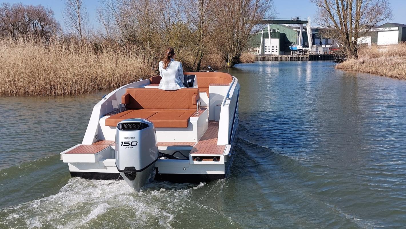 Maxima 680 sport lounge