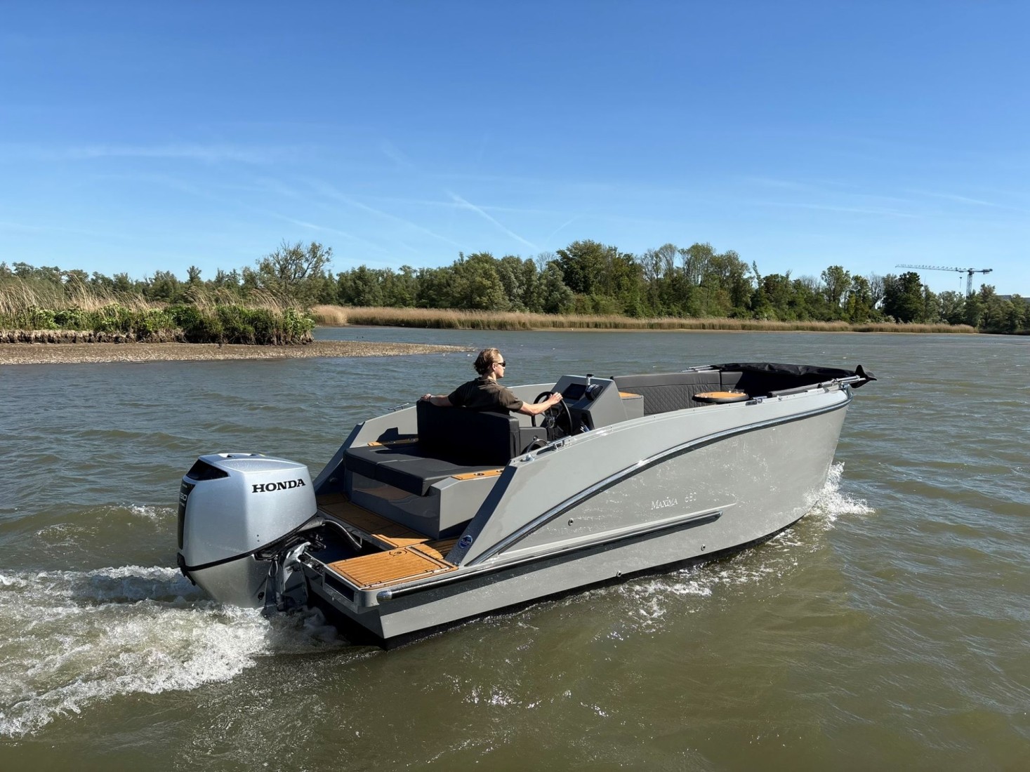 Maxima 680 sport lounge