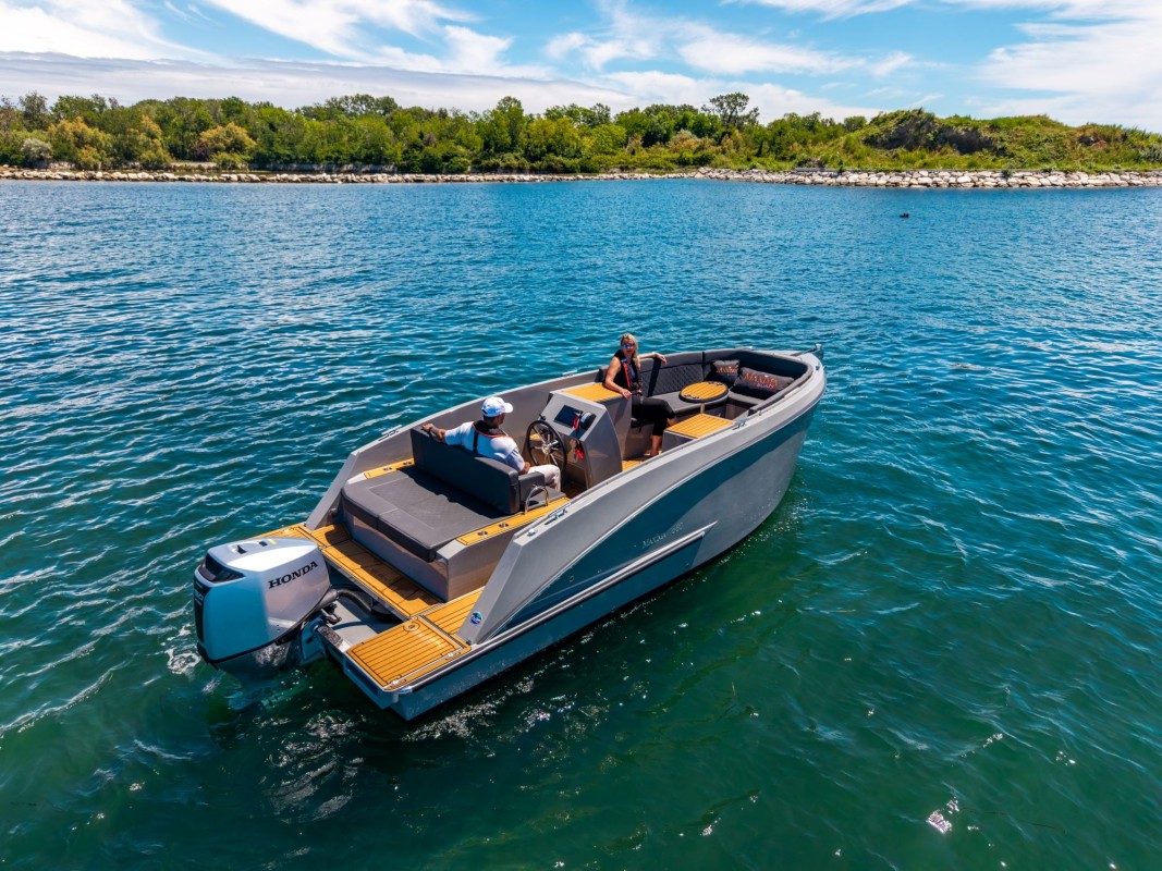 Maxima 680 sport lounge
