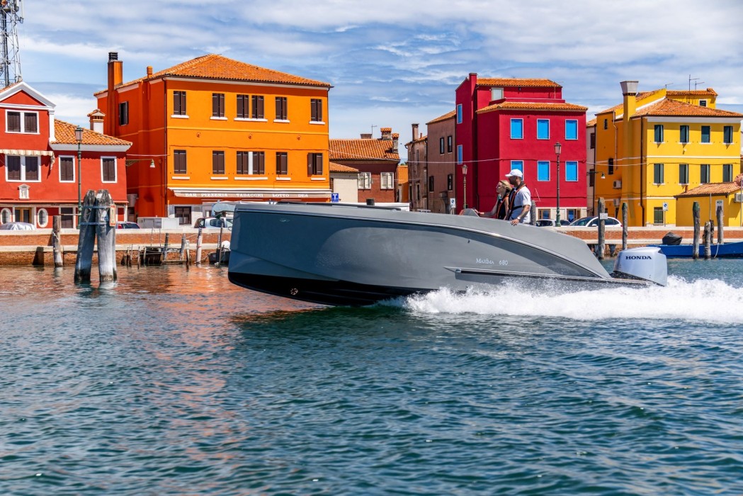 Maxima 680 sport lounge