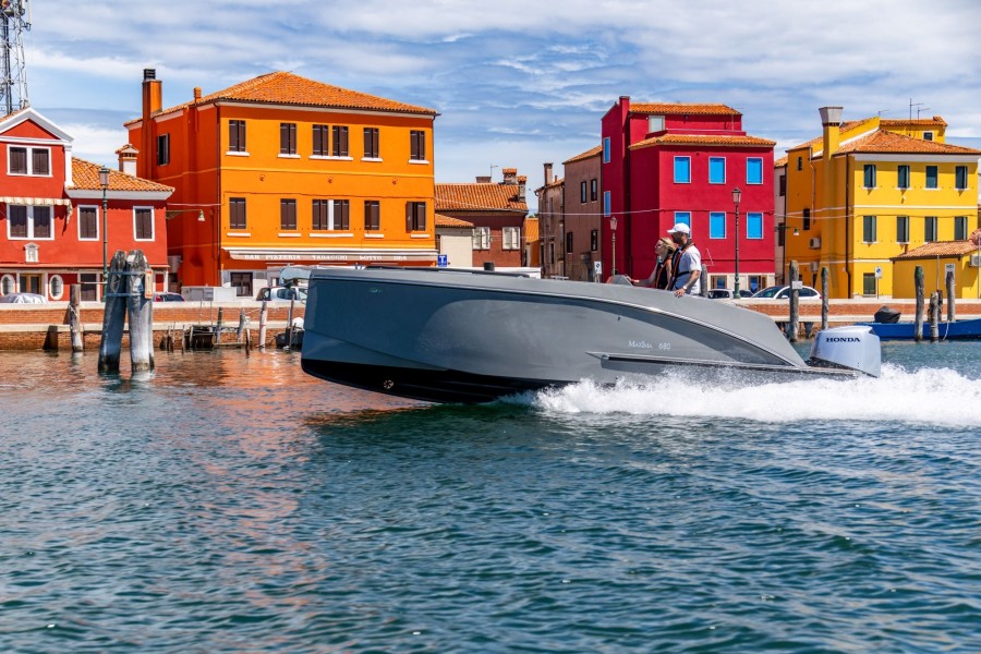 Maxima 680 sport lounge
